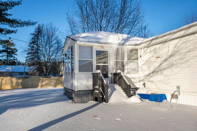 31 Mcelwain Street, Merrimack, NH 03054