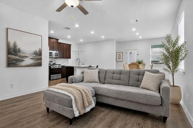 116 Gracie WAY, Hutto, TX 78634