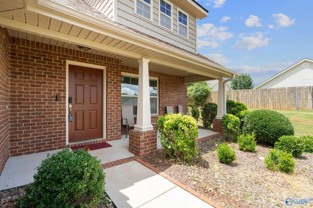 15813 Cold Branch Dr NW, Harvest, AL 35749