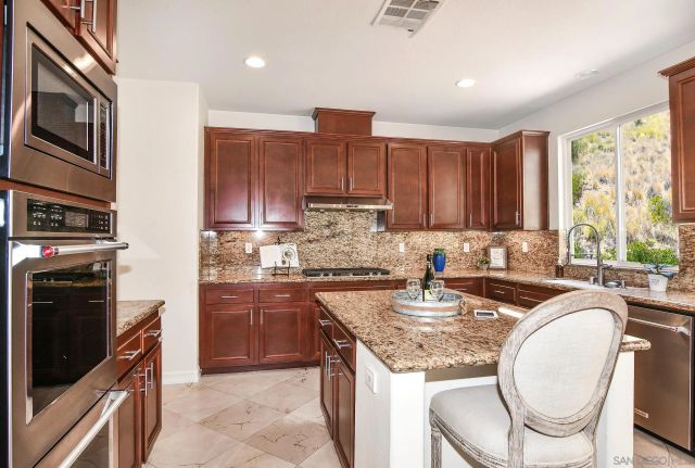 3805 Sacramento Dr, La Mesa, CA 91941