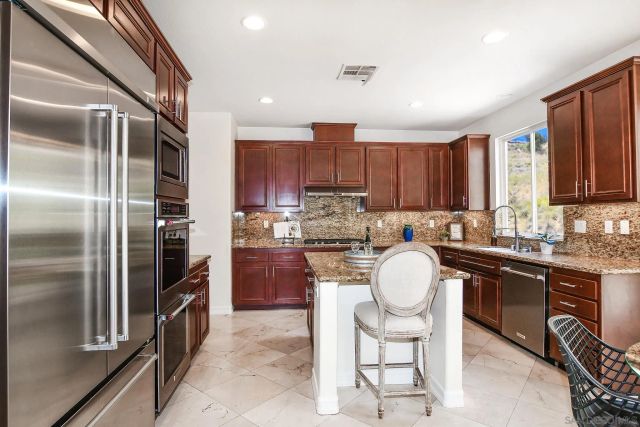 3805 Sacramento Dr, La Mesa, CA 91941