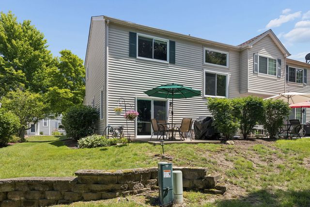 1039 Silver Hill Circle, Joliet, IL 60432