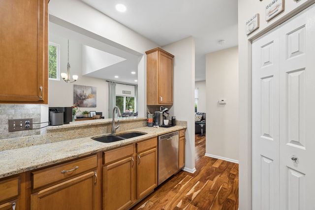 1039 Silver Hill Circle, Joliet, IL 60432