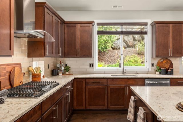 13530 NE 128th Place, Kirkland, WA 98034