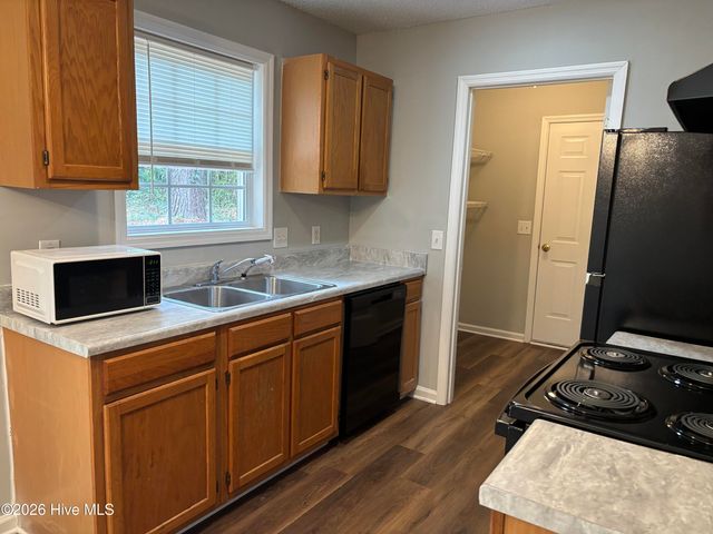 805 N Sycamore Street, Aberdeen, NC 28315