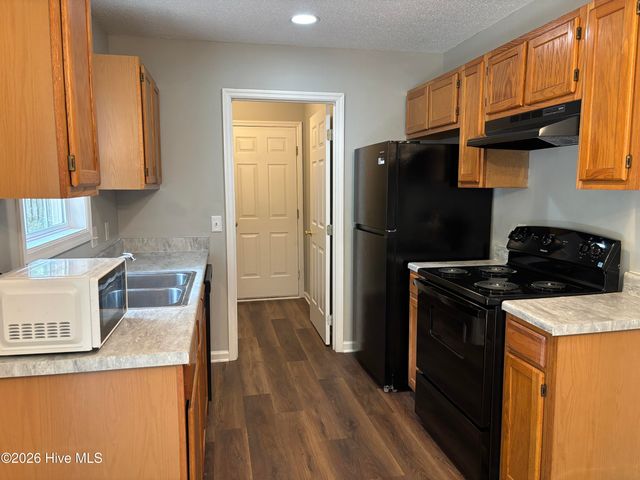805 N Sycamore Street, Aberdeen, NC 28315