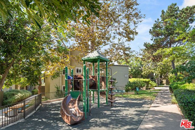 4842 Hollow Corner Road 405, Culver City, CA 90230