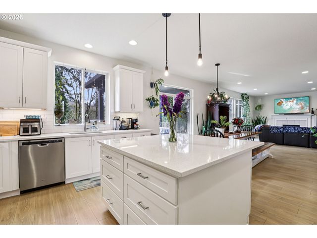 35510 PORTLAND VIEW Dr, St Helens, OR 97051