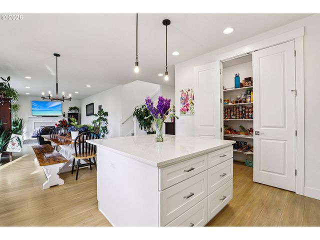 35510 PORTLAND VIEW Dr, St Helens, OR 97051