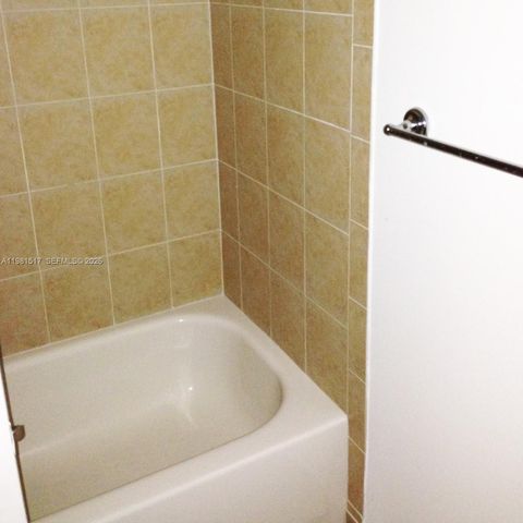 3020 NW 125th Ave 211, Sunrise, FL 33323