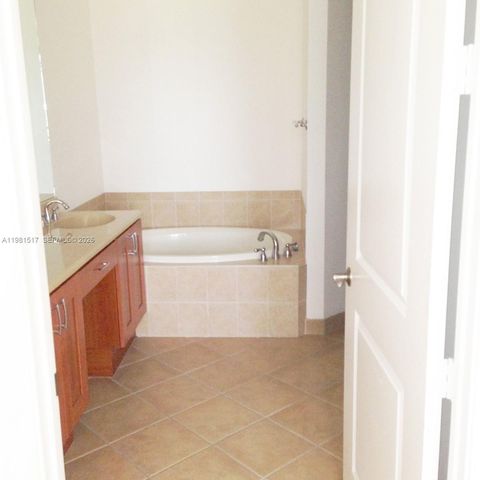 3020 NW 125th Ave 211, Sunrise, FL 33323