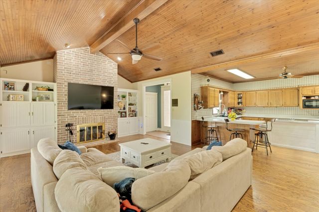 2717 Clear Lake Road, Weatherford, TX 76087