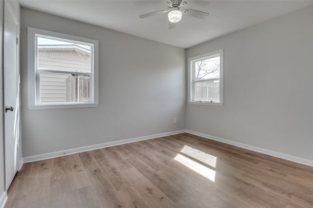 800 E Tucker Boulevard, Arlington, TX 76010