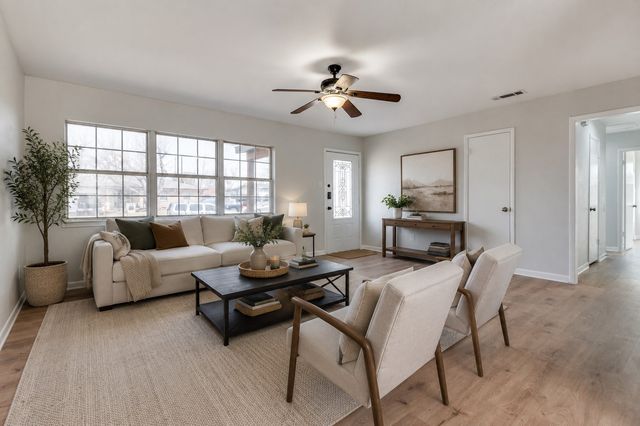 800 E Tucker Boulevard, Arlington, TX 76010