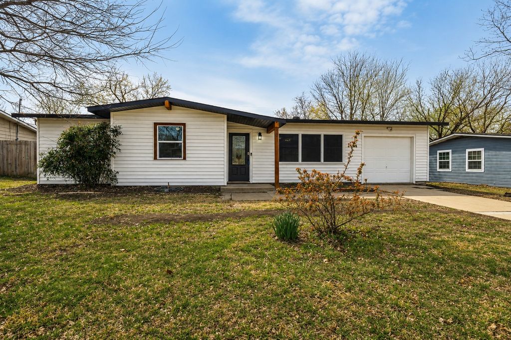 800 E Tucker Boulevard, Arlington, TX 76010