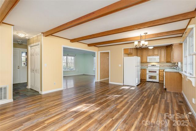 871 Indian Hill Road, Hendersonville, NC 28791