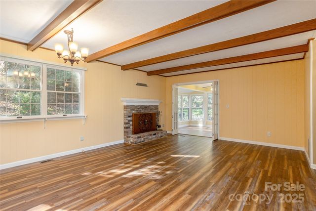 871 Indian Hill Road, Hendersonville, NC 28791