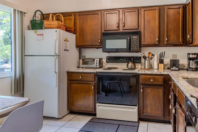 5191 LAKE VILLAGE DRIVE 2, Sarasota, FL 34235