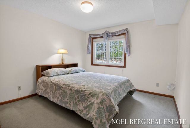 536 Tournament Circle 9, Norton Shores City, MI 49444