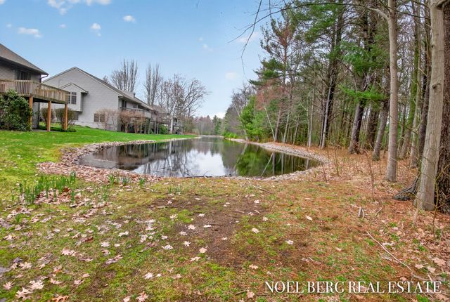 536 Tournament Circle 9, Norton Shores City, MI 49444