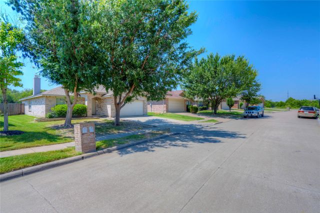 12616 Lost Prairie Drive, Fort Worth, TX 76244