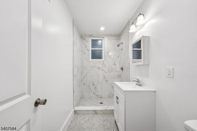 275 Claremont Ave, Jersey City, NJ 07305