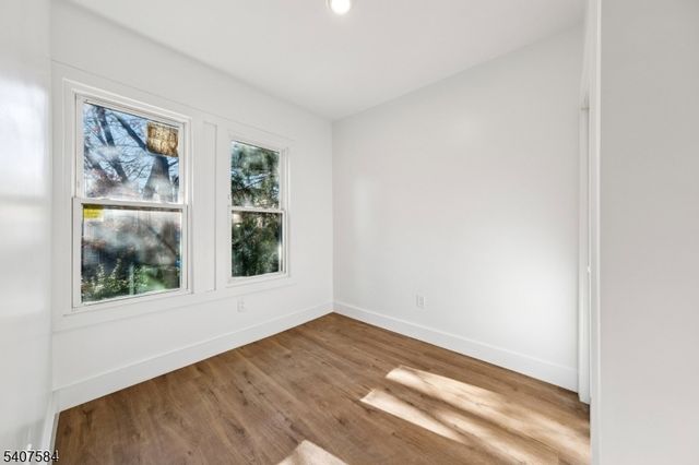 275 Claremont Ave, Jersey City, NJ 07305