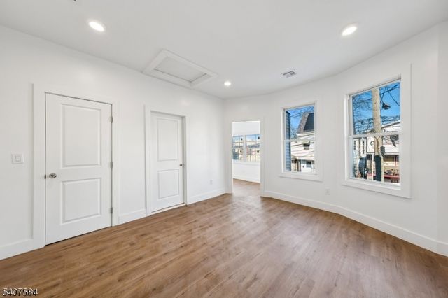 275 Claremont Ave, Jersey City, NJ 07305