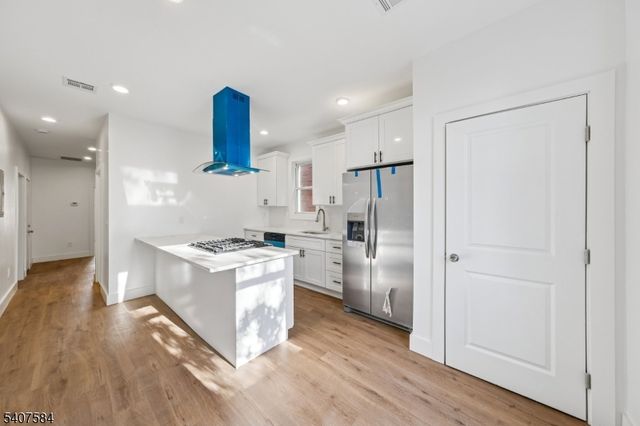 275 Claremont Ave, Jersey City, NJ 07305