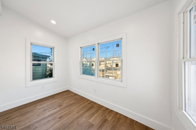 275 Claremont Ave, Jersey City, NJ 07305