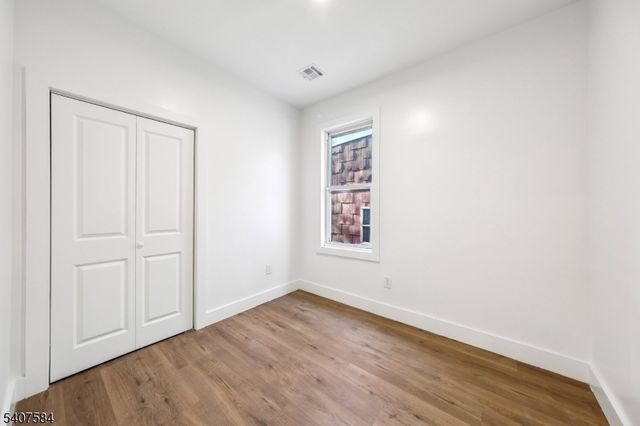 275 Claremont Ave, Jersey City, NJ 07305