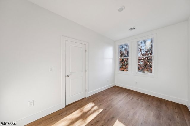 275 Claremont Ave, Jersey City, NJ 07305