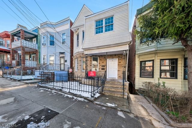 275 Claremont Ave, Jersey City, NJ 07305