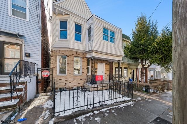 275 Claremont Ave, Jersey City, NJ 07305