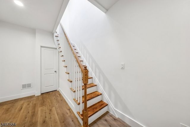 275 Claremont Ave, Jersey City, NJ 07305