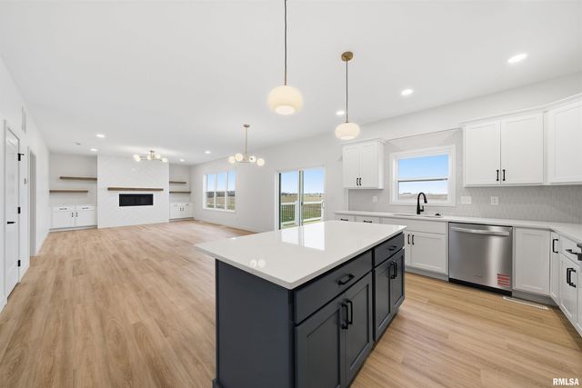 1617 RUSTIC OAK Drive, Washington, IL 61571