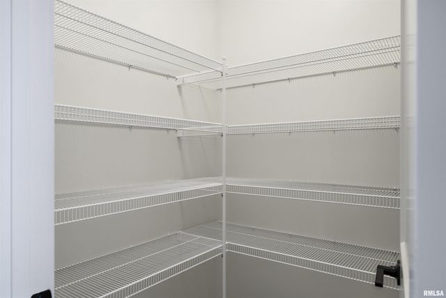 1617 RUSTIC OAK Drive, Washington, IL 61571