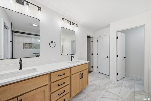 1617 RUSTIC OAK Drive, Washington, IL 61571