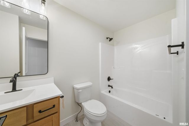 1617 RUSTIC OAK Drive, Washington, IL 61571