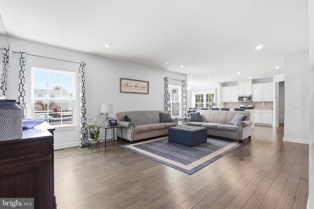 1054 DOMINO LN, Warminster, PA 18974