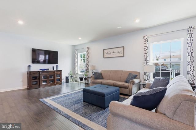 1054 DOMINO LN, Warminster, PA 18974