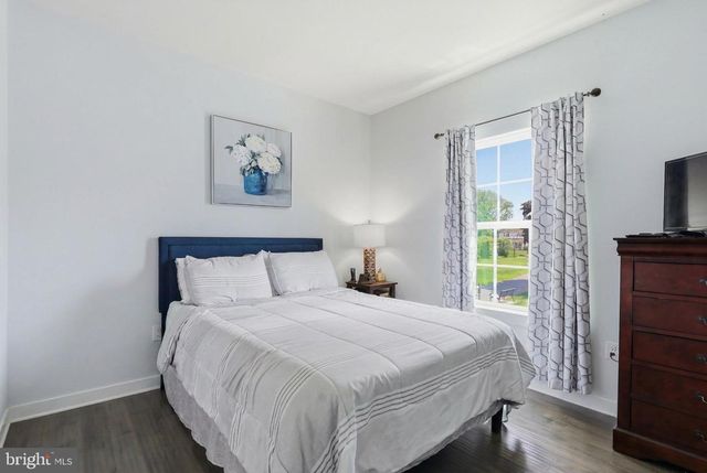 1054 DOMINO LN, Warminster, PA 18974