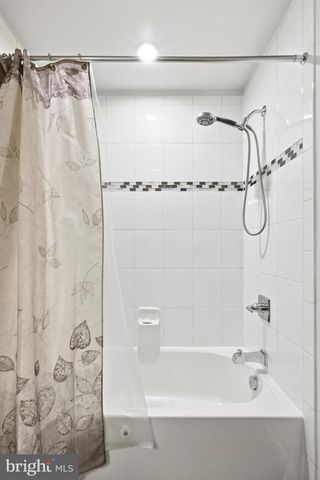 1054 DOMINO LN, Warminster, PA 18974