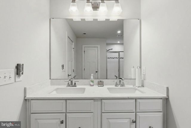 1054 DOMINO LN, Warminster, PA 18974