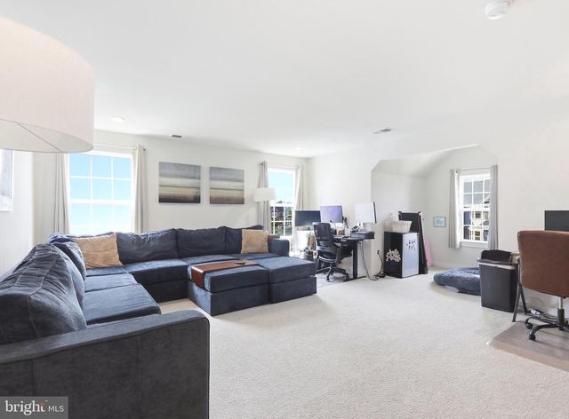 1054 DOMINO LN, Warminster, PA 18974