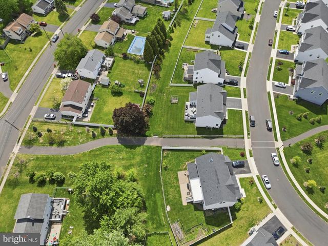 1054 DOMINO LN, Warminster, PA 18974