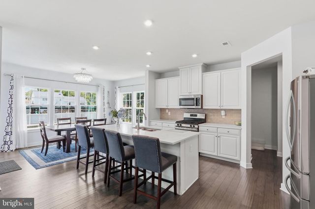 1054 DOMINO LN, Warminster, PA 18974