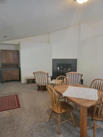 335 Cornett Lane, Cave Junction, OR 97523