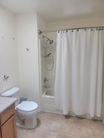 335 Cornett Lane, Cave Junction, OR 97523