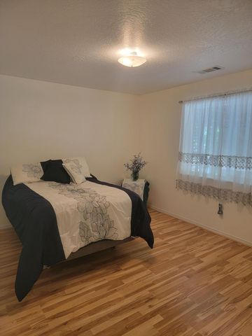 335 Cornett Lane, Cave Junction, OR 97523